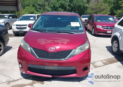 2014 Toyota Sienna Se 8 Passenger z USA, uszkodzony, nr VIN 5TDXK3DC2ES425609